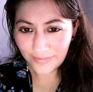 Meet your Posher, Yesi